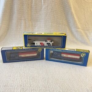 AHM Norfolk & Western 1776 Locomotive & Dummy Loco GP-18 & Caboose 5340p‎